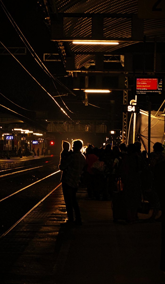 NeptuneX3's tweet image. Share a photo of a silhouette!..
#vivox200ultra 
#shotonsnapdragon