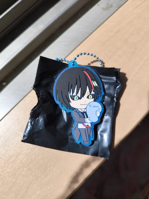 セブンに転スラの裏がキラキラしてるガチャあったからやってみたらディアブロでした…(⁠'⁠;⁠ω⁠;⁠`⁠) リムル様欲しかったぜ…