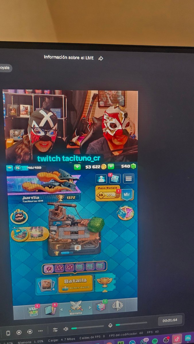 Clases de clash royale con mi novia

Twitch y tiktok

Taciturno_cr
