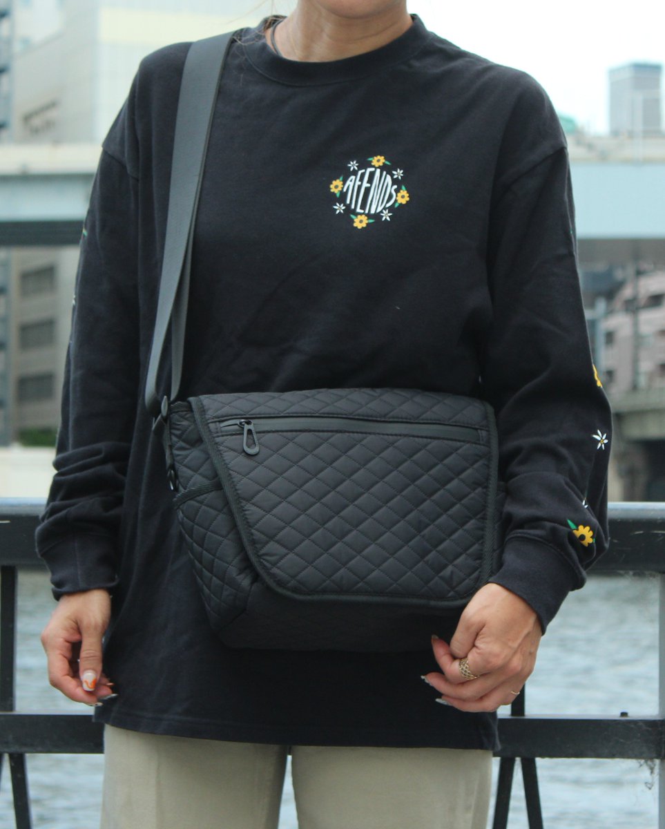 RawCreate2006's tweet photo. FUNCTIONAL
MESSENGER BAG
"EWING"
QUILTING VER
¥4,950
autumn/winter limited😎
https://t.co/eYnCGHFLOa
#functional
#minimal
#messengerbag
#shoulderbag
#quilting
#everyday
#tokyo https://t.co/rZW459ZUjt