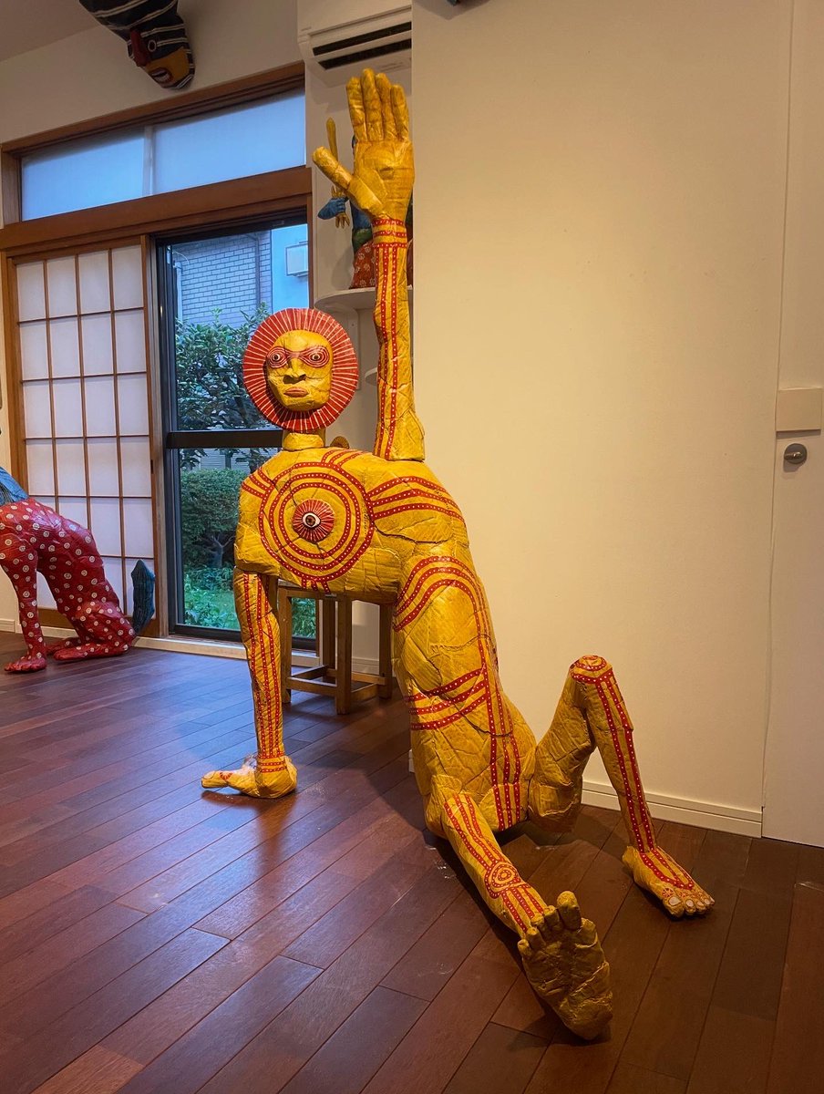 個展のタイトルを

「ほどほどに大きいモノを作りたくなる季節になってきました。」

に　してしまったせいで
もうひとつぐらいは　ほどほどに大きいものを作らなければ！

と　なってしまった僕の気の弱さのあらわれの作品です！
