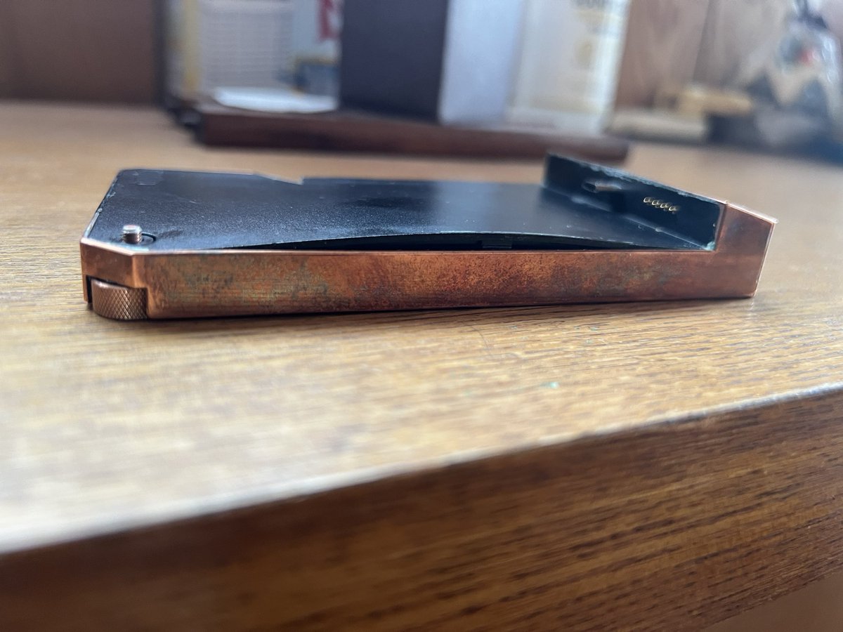 Astell&amp;Kern AK380 Copper＋amp Copper

バッテリー膨張しました。
電源は入って音楽は聴けるのですが危ないですね💦
アユートさんに問い合わせましたが生産終了で部品も無いので破棄してくださいとのことでした。交換も不可です。