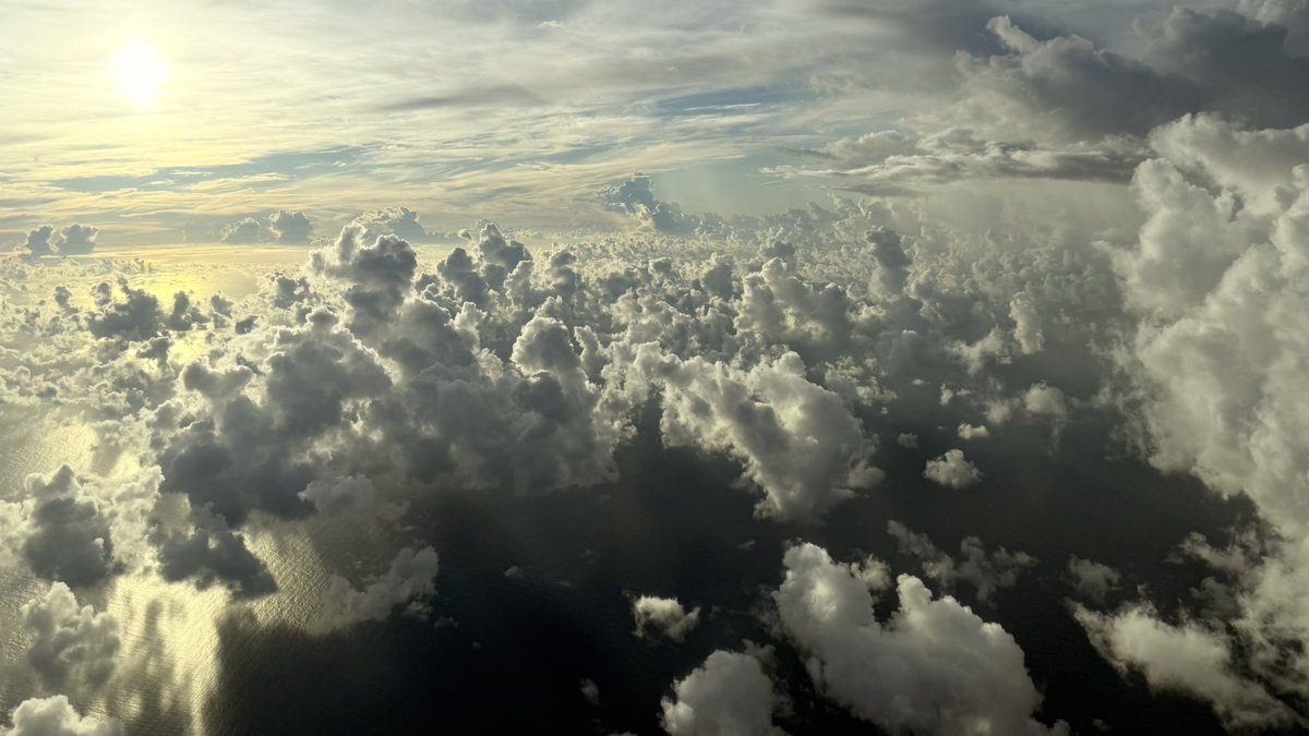 So much beauty in the skies this morning.  Hard to capture the multiple layers and depth in 3D.