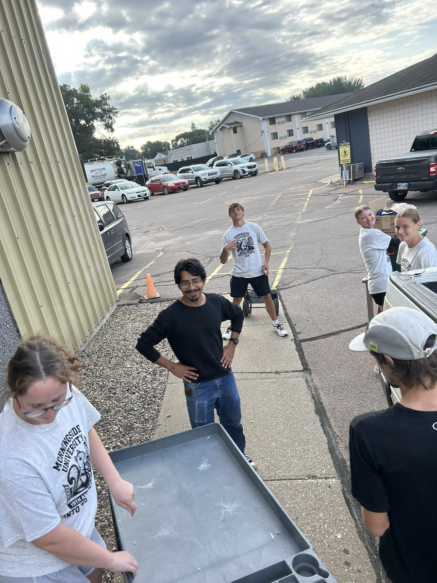 More than a team, we’re a part of the community. Proud to step out into the Siouxland area to give back. 

#msideintothestreets