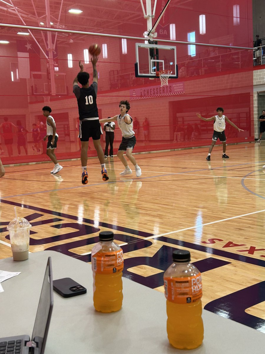 HHKnightsBB's tweet photo. Knights go 1-1 on night #2 at the Round Rock Fall League.  

Beat Vandegrift by 14 &amp; fell to a hot shooting Round Rock High by 5.

Got to see a lot of things we need to work on. Just keep things moving in the right direction.
#RepTheShield
#DoThingsRight
@KilleenISD_ @MarkHum7 https://t.co/1RhBDGoHWK