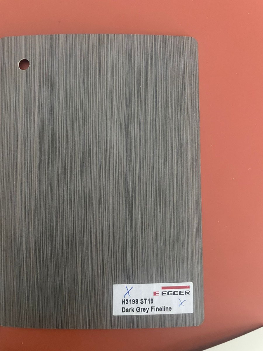 كنت محتاج الواح فرومايكا Egger نفس اللون الموضح بالصورة