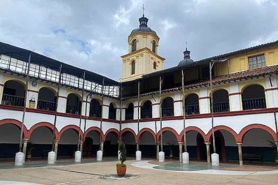 Deberían trasladarlas al Centro Cultural español cuando termine la restauración del claustro de San Nicolas.<a href="/Patrimoniobta/">Patrimonio Cultural</a> <a href="/EmbajadaEspCol/">Embajada España Col</a>