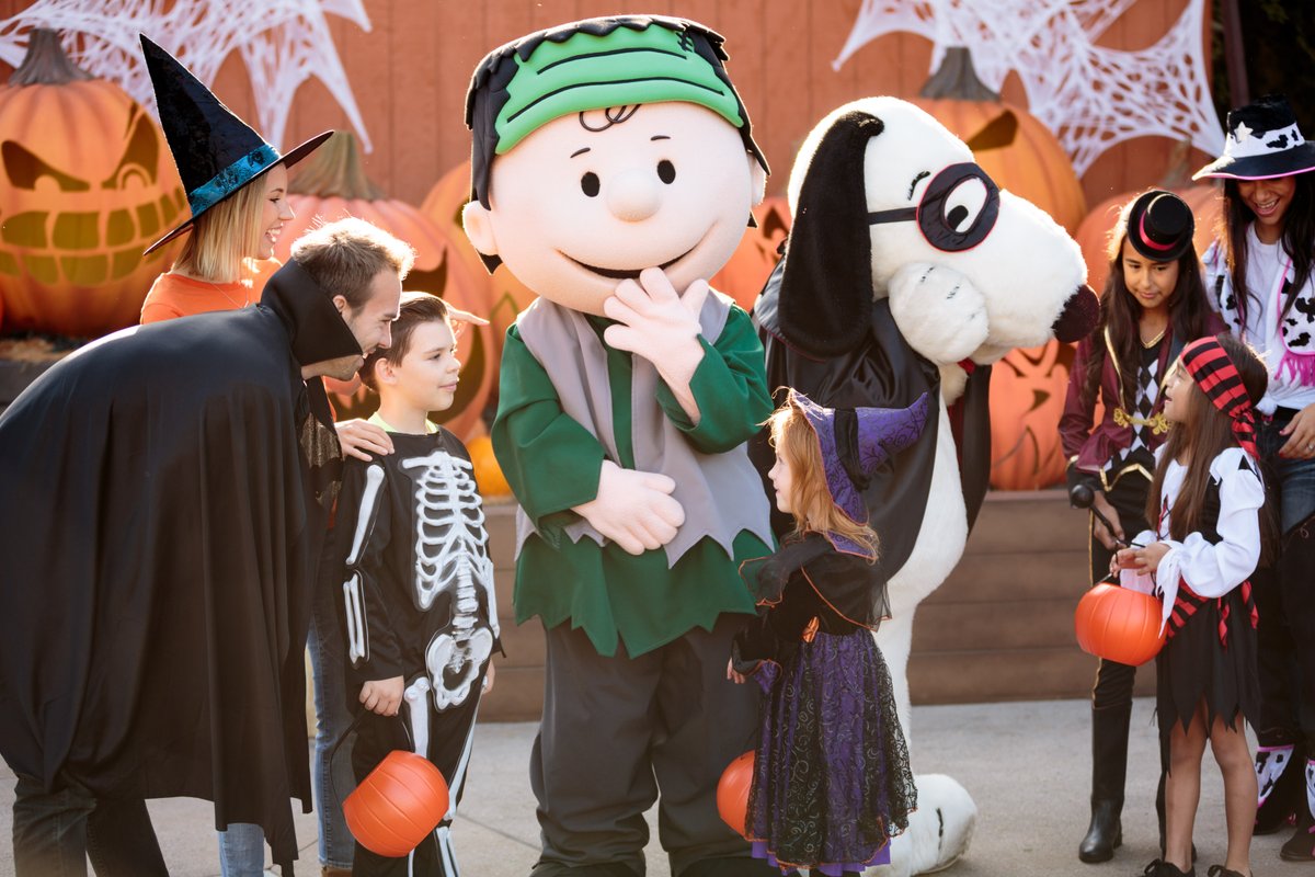 🎃 Win a Free Trip to Knott's Berry Farm! 

The spooktacular family-friendly daytime Halloween event, #KnottsSpookyFarm, is perfect for little ghouls! 👻 Flip to page 13 of the September issue for entry details! Don't delay—deadline is this week on 9/26.