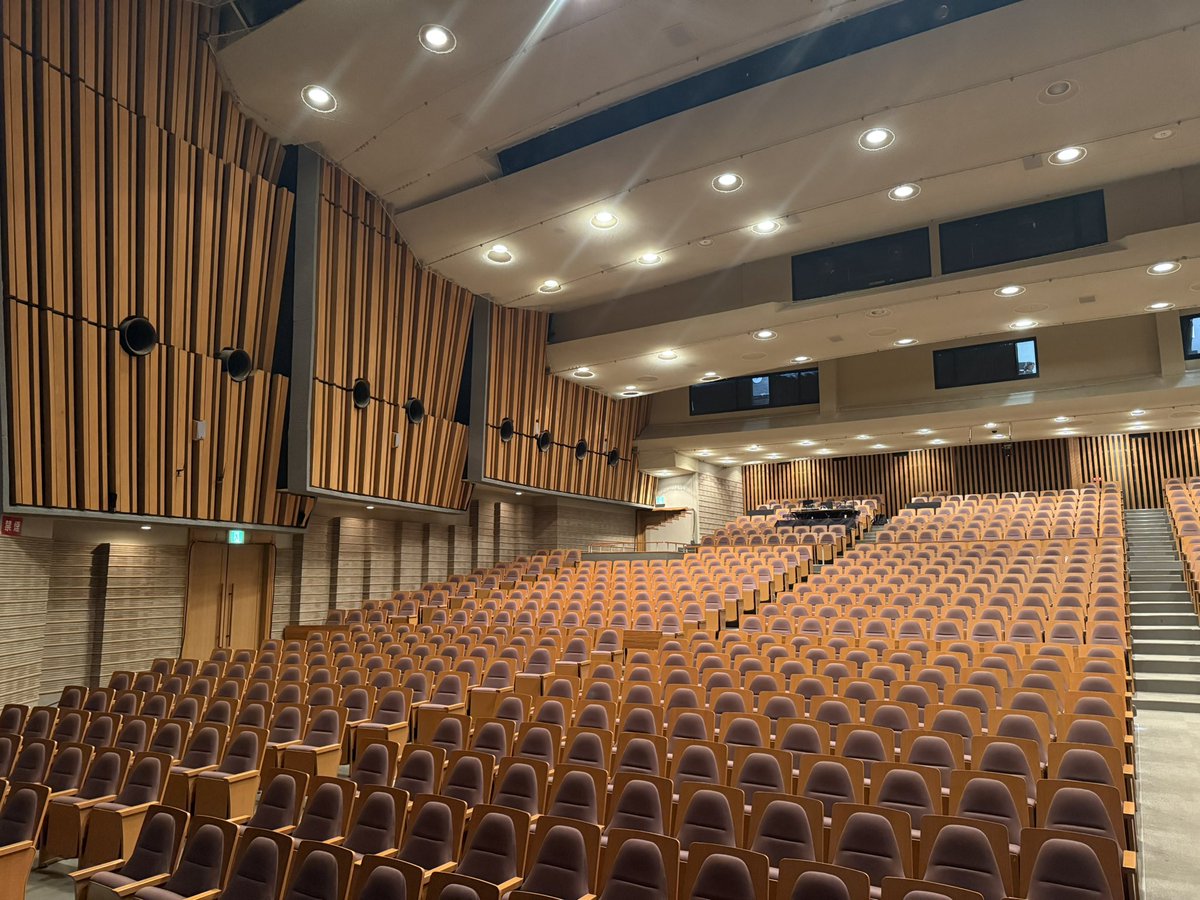 minoringo_go's tweet image. 9/23秋分の日は徳島市民劇場での例会でした!ロビーには可愛い足跡の装飾と相関図が…👞👞👞楽しく真剣にご観劇くださり嬉しかったです☺️
終演後には事務局で交流会も✨
会員の皆様と直接お話しすることができて嬉しい時間でした!!
ありがとうございました!