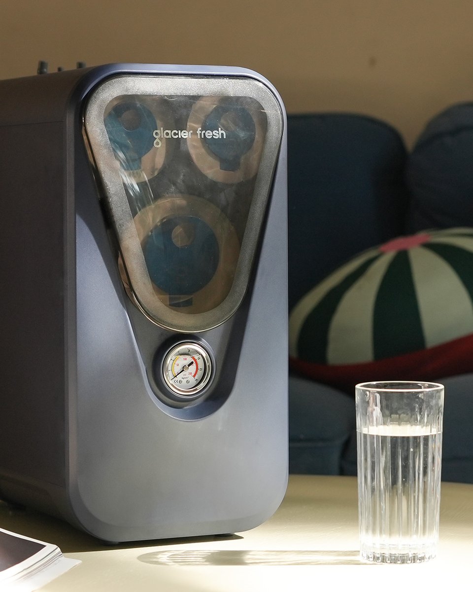 Glacierfresh_'s tweet image. Golden rays, soft textures, and a touch of purity. The U03 RO System  fits  right into your everyday aesthetic. ✨💧
#HomeAesthetics #WaterPurifier #ROSystem #CleanLiving #ModernKitchen #HealthyHome #GlacierFresh #EverydayEssentials