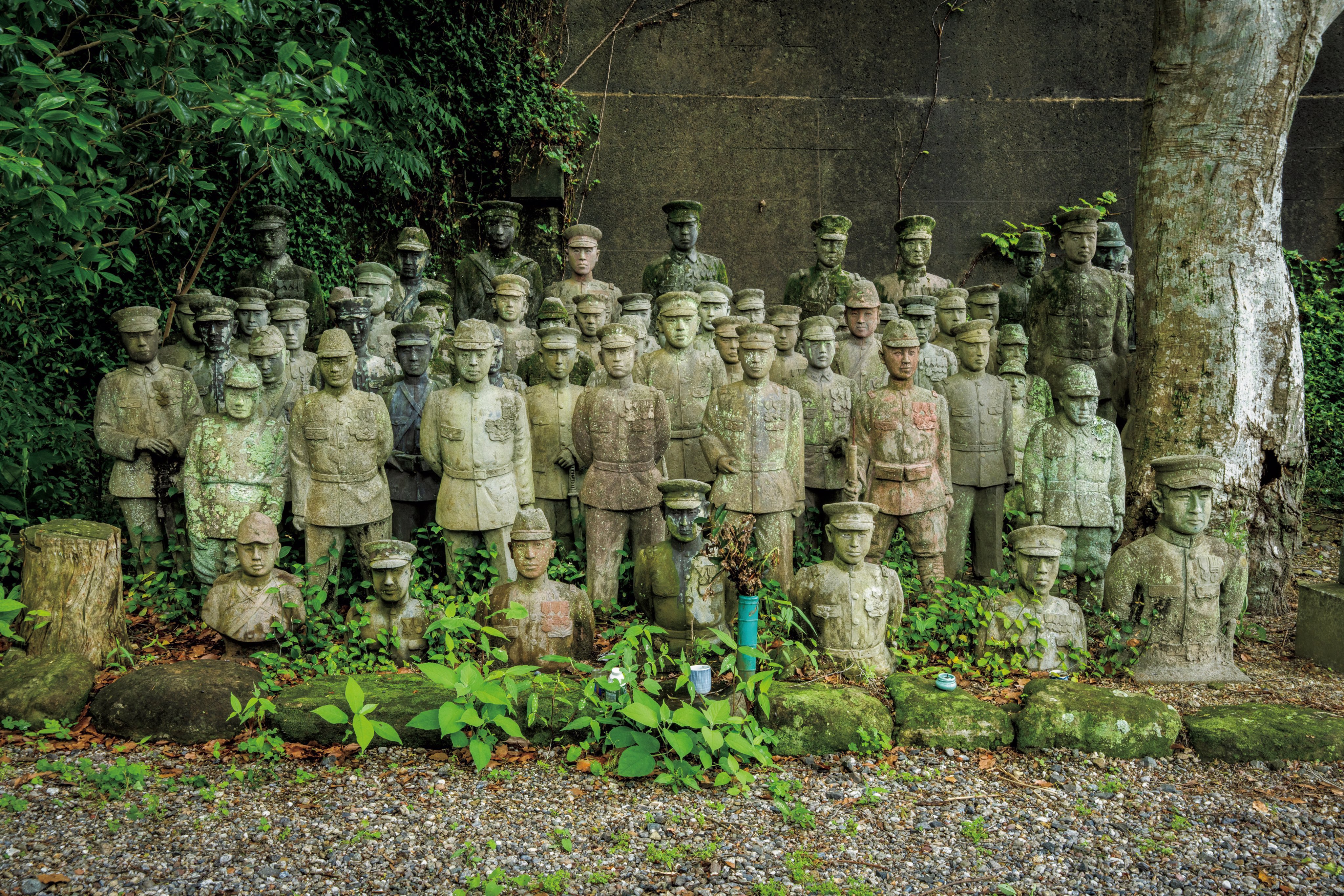 toshibo｜書籍『8月32日』｜廃墟と写真 on X: 