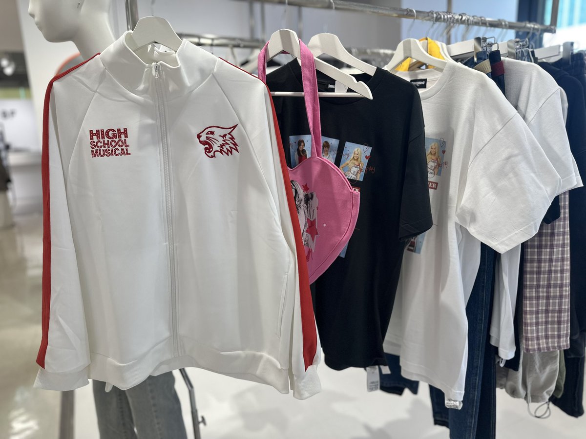 本日『ハイスクール・ミュージカル』の トラックジャケットが入荷致し