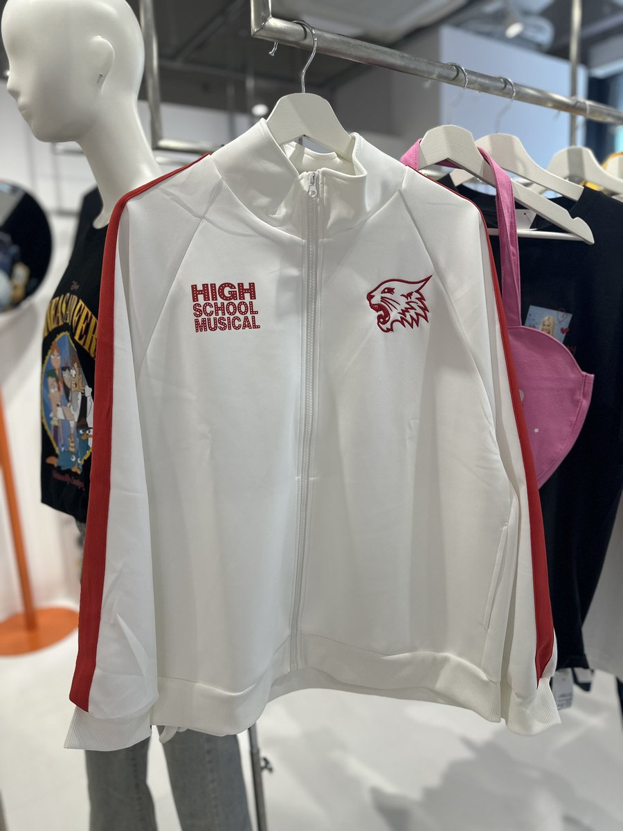 ハイスクールミュージカル　ユニフォーム　ディズニーチャンネル 本日『ハイスクール・ミュージカル』の トラックジャケットが入荷致し