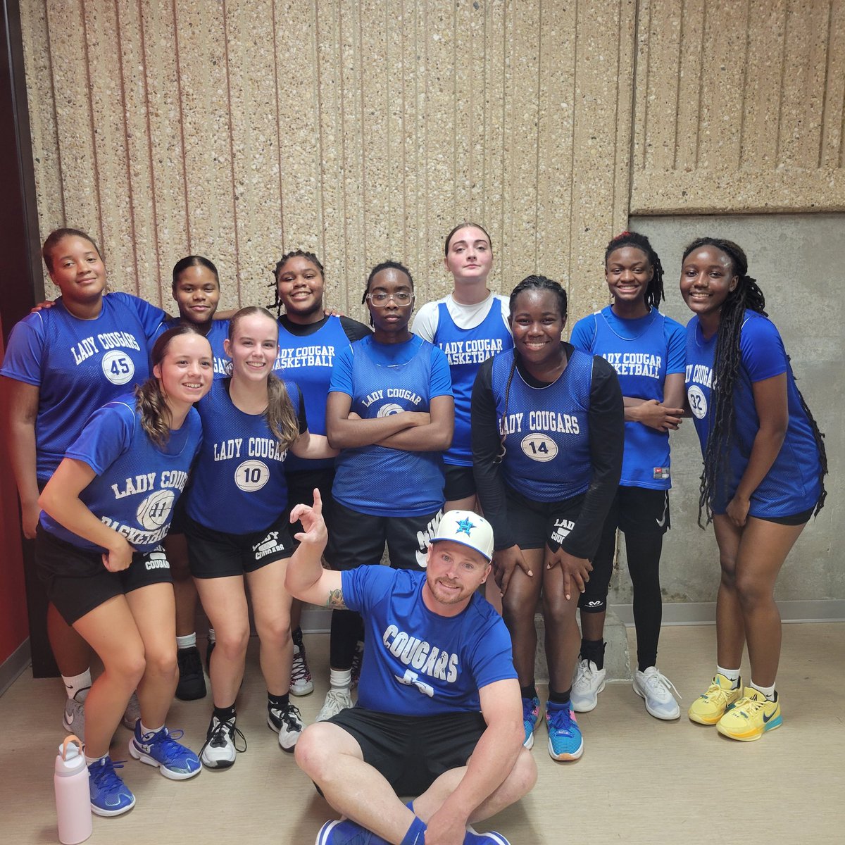 The Lady Cougars go 1-1 in the Belton Fall League tonight. Proud of this group's effort tonight! <a href="/coachahaire/">Alan Haire</a> <a href="/LadyCougar_JHS/">Lady Cougar Athletics</a>