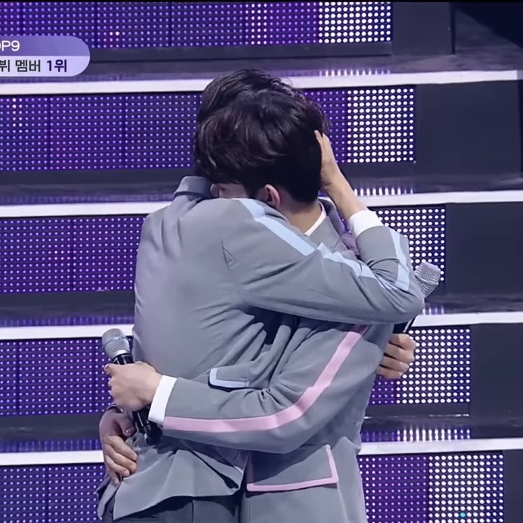 this specific type of haobin hug that we never got to see again after bp 😓