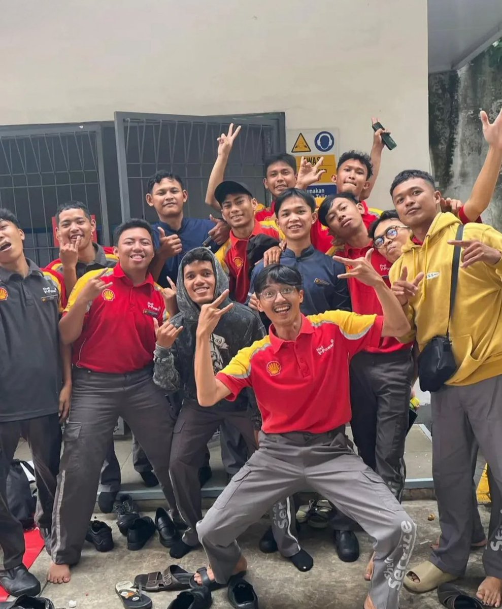 Deny Widjaja tweet media