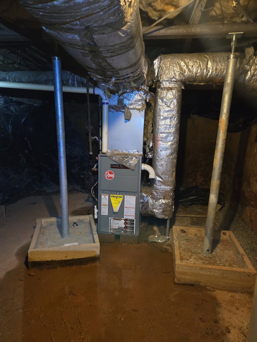 The fun thing about a 103 year old house is that it's full of surprises.  I'm not an expert, but it seems like those support beams aren't doing their one job.