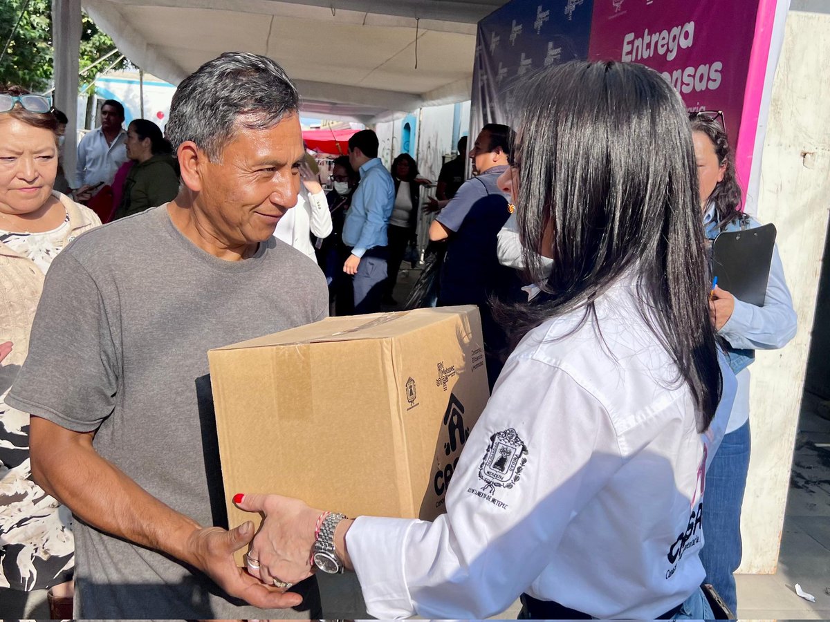 ¡Continuamos llevando alegría y apoyo a nuestras familias! 🌟 

Está tarde entregamos Canastas Sociales Alimentarias  "Familias Felices" en San MiguelTotocuitlapilco.

 #FamiliasFelices #CanastasAlimentarias #Solidaridad #ApoyoComunitario #Metepec