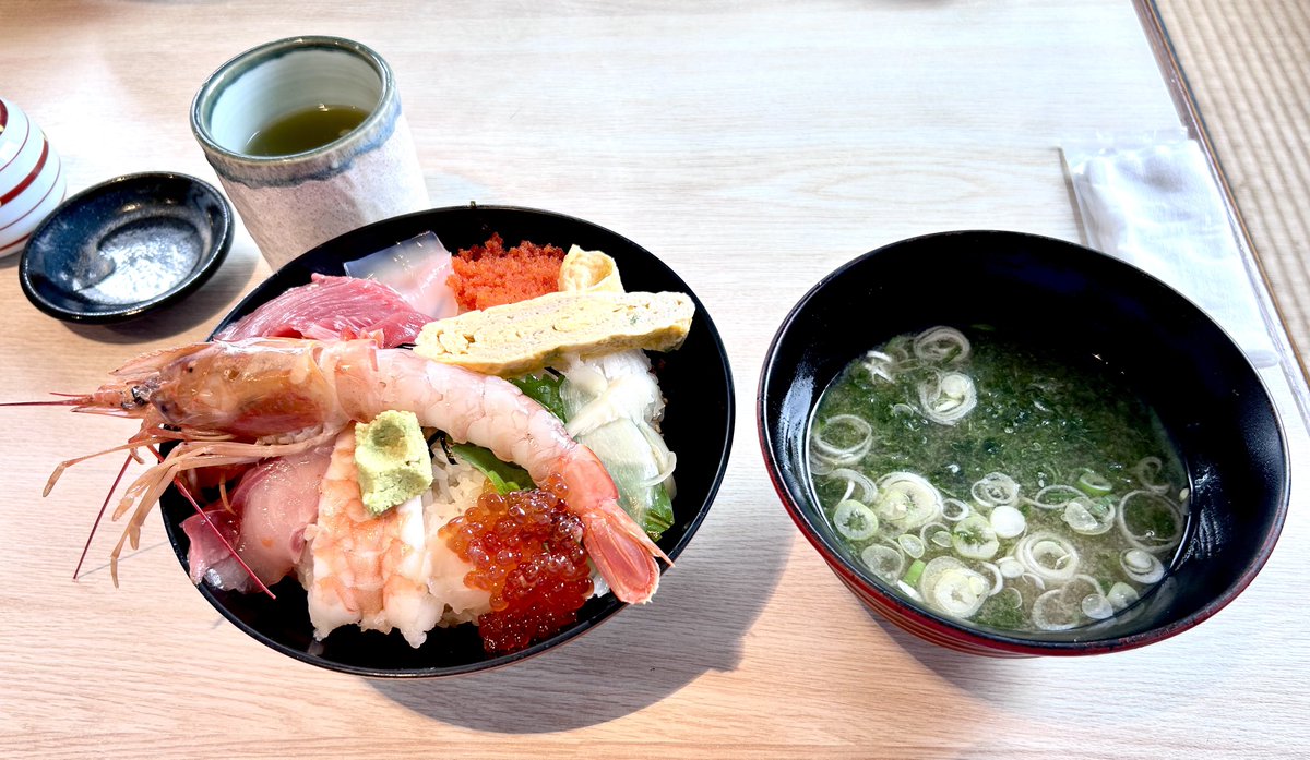 今日のお昼✨️
 #仙台中央卸売市場内
 #いちば鮨
 #海鮮丼