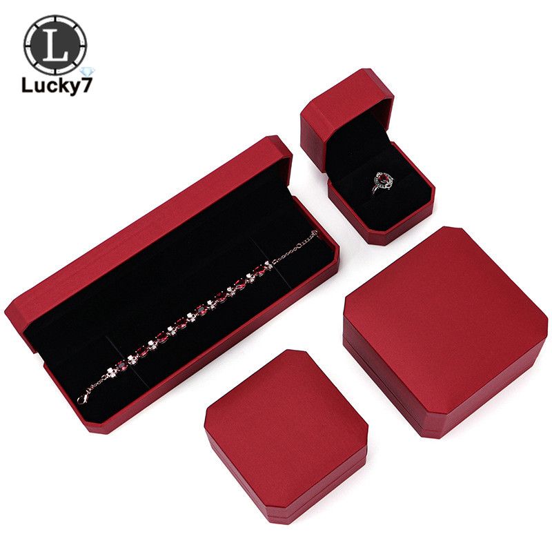moss_shields's tweet image. Showcase your jewelry in style! This red octagonal display box with paper-filled interior is perfect for photos, shops, or gifting. #JewelryDisplay #RingBox #PhotoProps #SellerTools 

mossshields.net/products/paper…