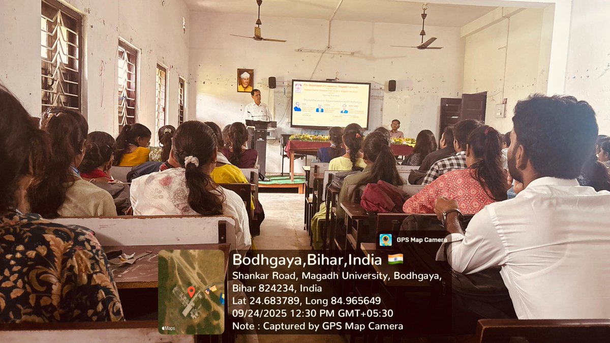 magadhuniversi1's tweet image. विशेष व्याख्यान:
1. वाणिज्य विभाग: प्रो. आर.यू.सिंह (पाटलिपुत्र विवि.) ने &quot;आँकिक भुगतान: अवसर और चुनौतियाँ&quot; पर चर्चा की।
2. श्रम एवं समाज कल्याण: डॉ. वंदना कुमारी (MU) ने परिकल्पना, क्षेत्र कार्य, और APA सन्दर्भ पर प्रकाश डाला।
(24.09.2025) 
#InvitedLecture #MagadhUniversity