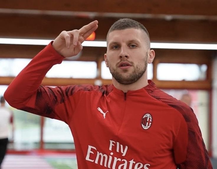 IvanMCML's tweet image. Postavljam slike Ante Rebića dok ne zabije prvijenac za Hajduk.
DAN: 56