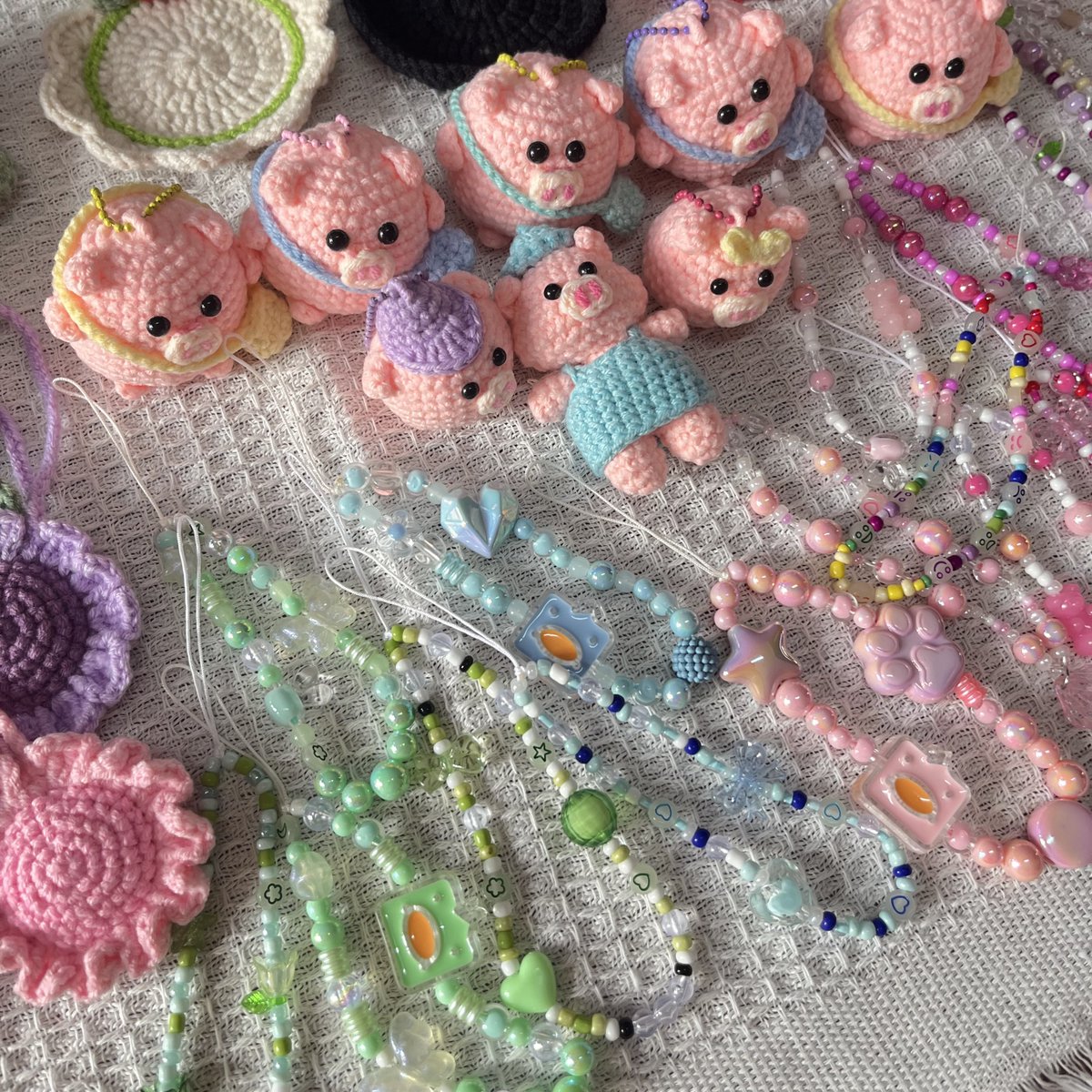 พรุ่งนี้เราไปออกบูธนะคะ มาเจอกันได้น้า!~

 LIDO ARTCULT MARKET EP.17
🕰️ 26-28 SEP | 11.00-21.00 น.
📍 LIDO CONNECT ชั้น 1 โซน INDOOR
🪧บูธB16

#handmade #crochet  #โครเชต์ #ไหมพรม #กิ๊บติดผม #scrunchies #ยางรัดผม #ที่คาดผม #กําไลเชือกเทียน  #พวงกุญแจ #keychain #พวงกุญแจเชือกเทียน