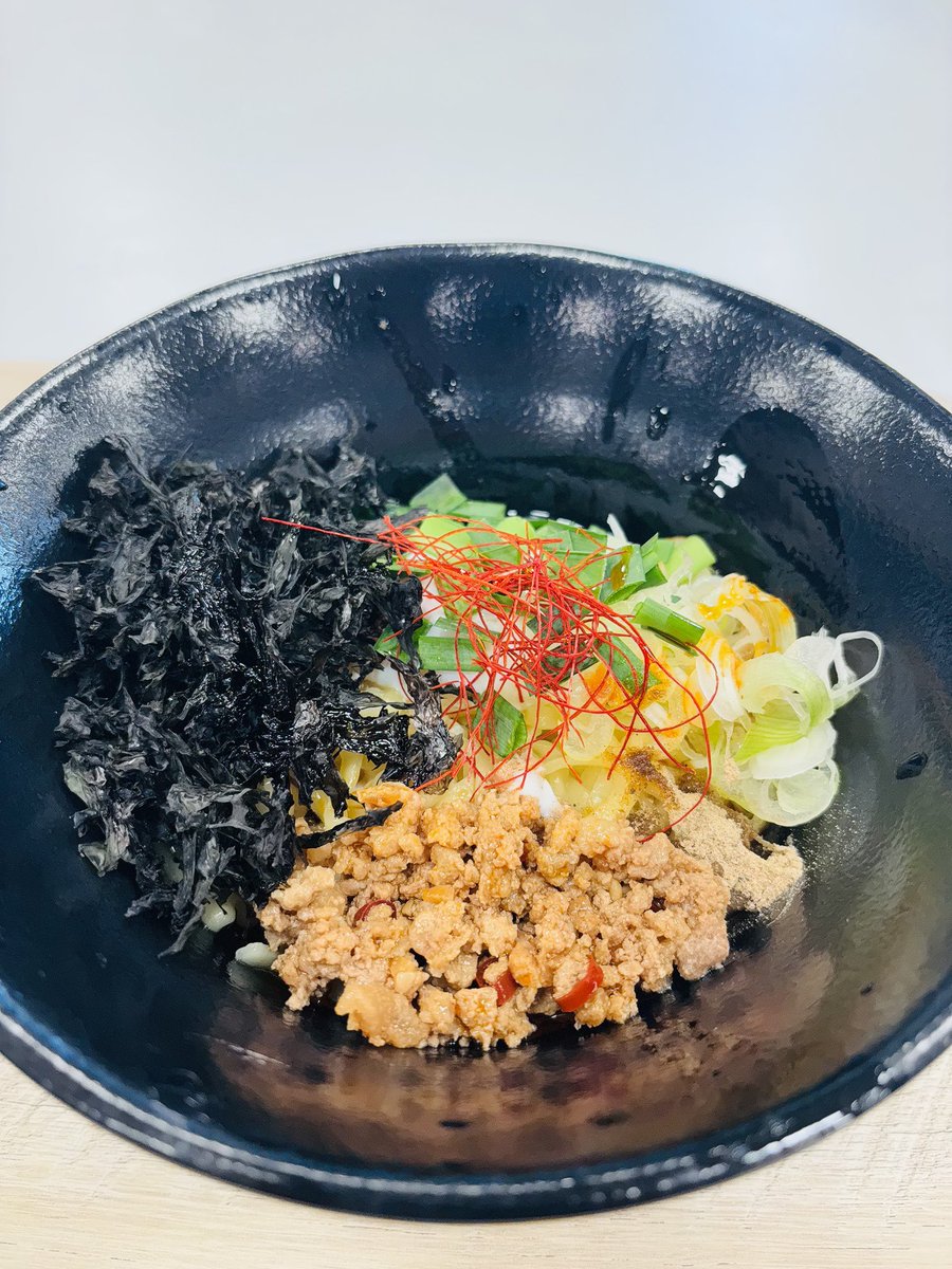 teraryu0620's tweet photo. 今日から社食の写真をあげるアカウントになります。
これは台湾まぜそば(500円) https://t.co/LRcRMtE1Ke