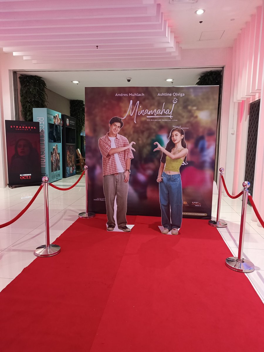 ariamnse's tweet photo. hi hello mabuhay, buhay ulit ako to thank @aoashdres_ for having free block screening on SM NORTH yesterday, me and my friend was so happy!! (also sino po yung carat admin, hi mowm it's me junhao bias)

#AshDres #Minamahal100BulaklakParaKayLuna #MinamahalMovie https://t.co/DW1zCGAFek
