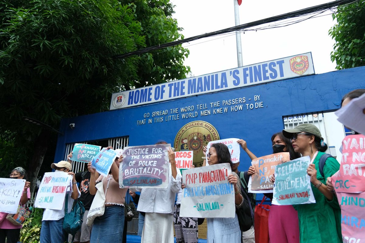 Bahaghari_PH's tweet photo. PALAYAIN ANG MGA KABATAANG BIKTIMA NG ARBITRARY ARREST! 

#PNPPanagutin
#MarcosSingilin
#KurakotManagot https://t.co/ie3HNCDPgv