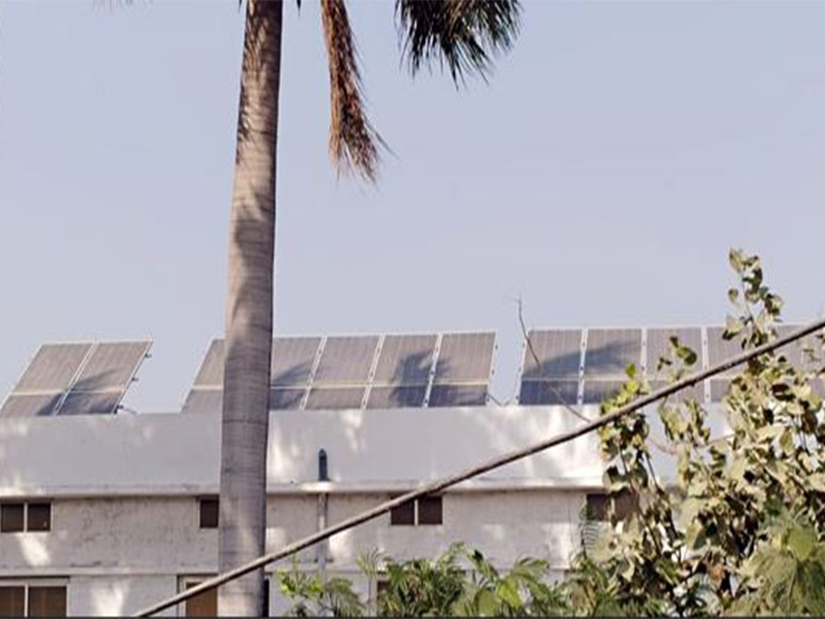 Indsamachar's tweet image. India needs 40x surge in non-fossil energy to meet Viksit Bharat 2047 vision: CII-EY report

#Nonfossilenergy #ViksitBharat2047 #CIIEYreport