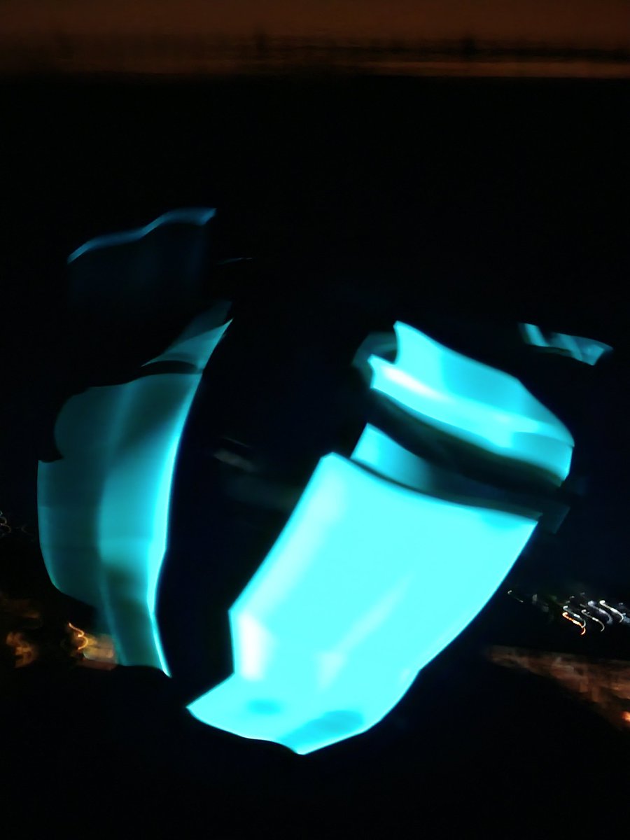 I'm tweeking 💀

#cyberpunk #robot #mask