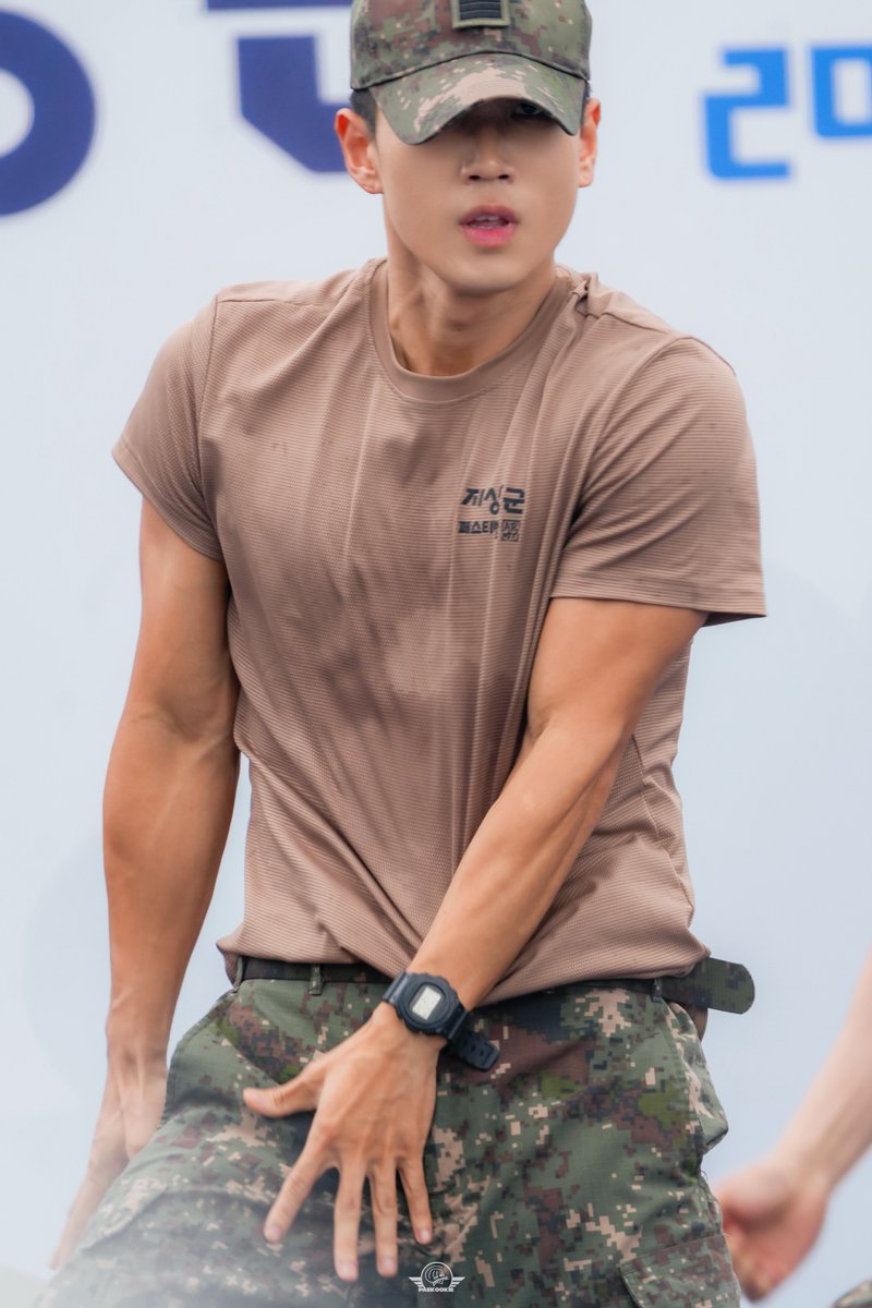 250918 지상군페스티벌 보조무대
딴딴하게..

#VANNER #배너 
#성국 #박성국 #朴成國 #Sungkook
#지상군페스티벌 #2025지상군페스티벌