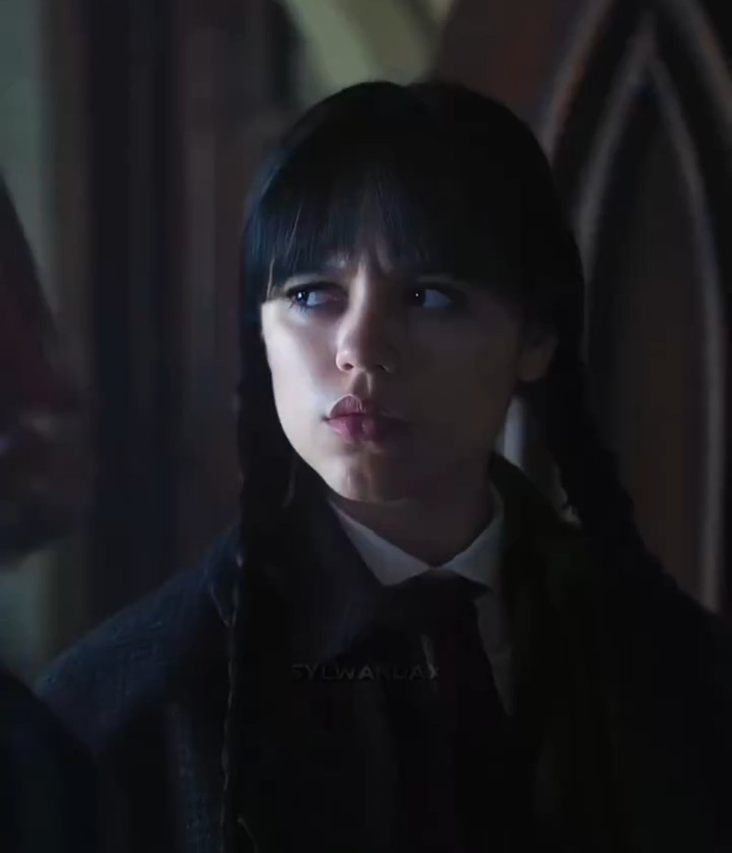 Cara eu racho tanto com a diferença KKKDHWKSGW

Wed do fandom: fodona, inteligente, protege Enid, forte, peita geral, etc.

Wed canon: abaixa cabeça pra mulher, apanha o tempo todo, é burra, Enid precisa proteger, só falta ser humilhada