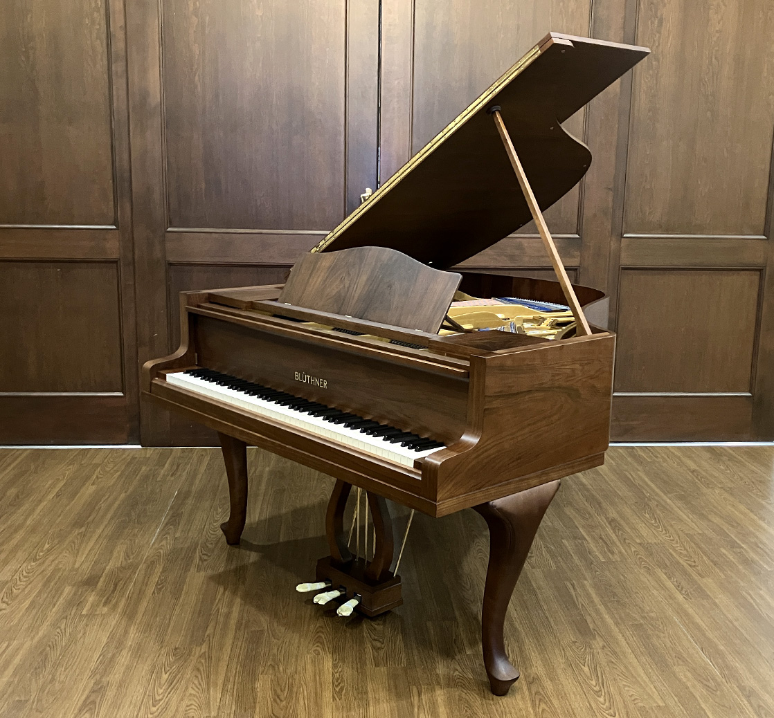 importedpiano's tweet image. 今日のピックアップピアノは

他のピアノにはない
「透明感」「柔らかさ」のある音色が
得られるのが特徴。

「ブリュートナー10」です。

詳しくは
imported-piano.jp/bluthner/bluth…

#ブリュートナー #bluthner #ヨーロッパピアノ #輸入ピアノ #輸入ピアノジャパン #piano #importedpiano #ピアノ