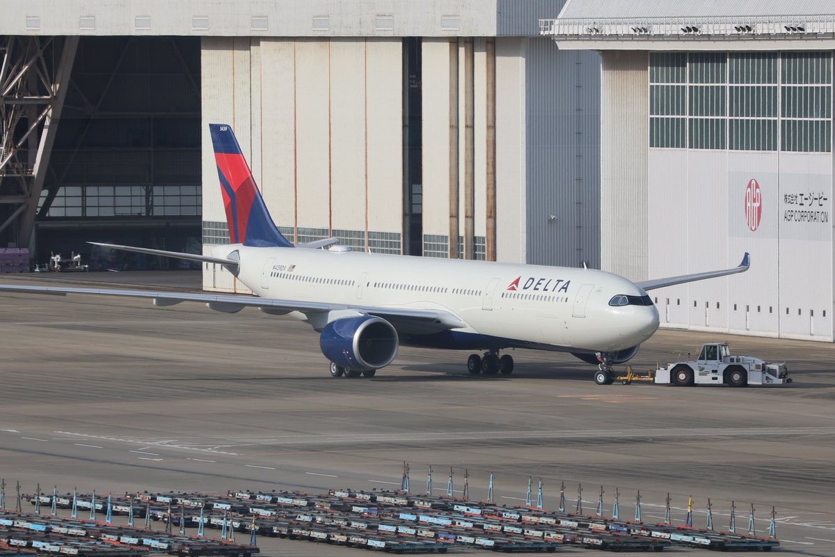 トゥールーズからアメリカに向かうA330neo
途中、成田で整備？