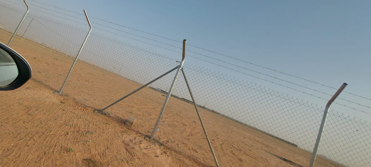 hu_ah2020's tweet photo. سياجات امنيه 
شبك امني 
Fence

 #الملهم_الهمام https://t.co/SoCPY6CuB5