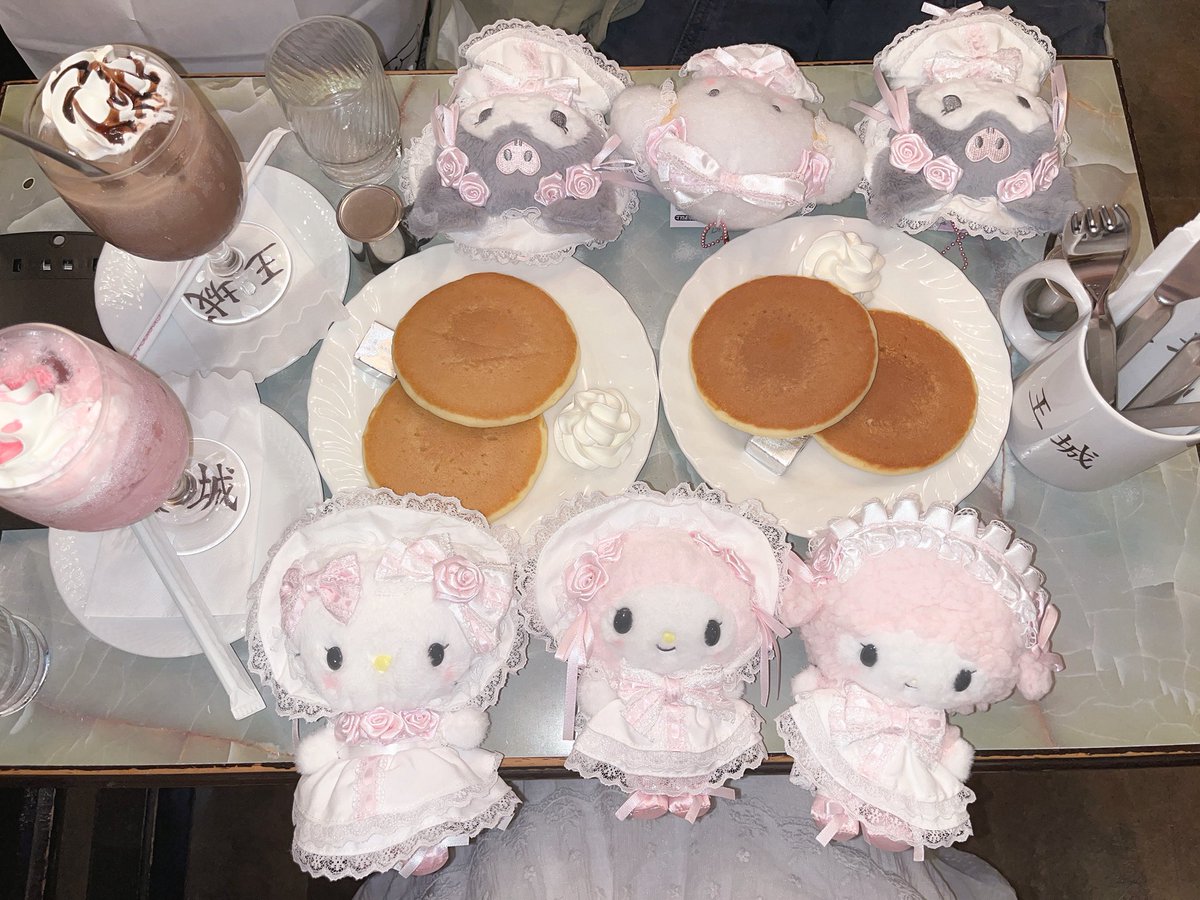 산리오 화이트프릴 시리즈 너무 예뽀….🥹