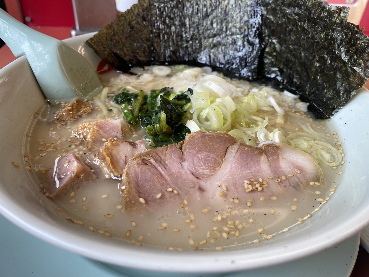 K48664755's tweet photo. 本日のランチはこちら✨️

Cセッツノーマル塩TKG🍚
TPコロチャー＆海苔

腹パンでフィニッシュ🤣

 #山岡家 https://t.co/5CBRikCIWp