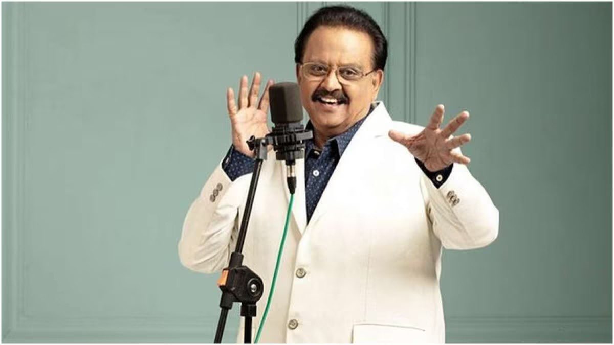 SimranbaggaOffc's tweet image. Remembering the golden voice that still echoes in our hearts. 🎶

 #SPB