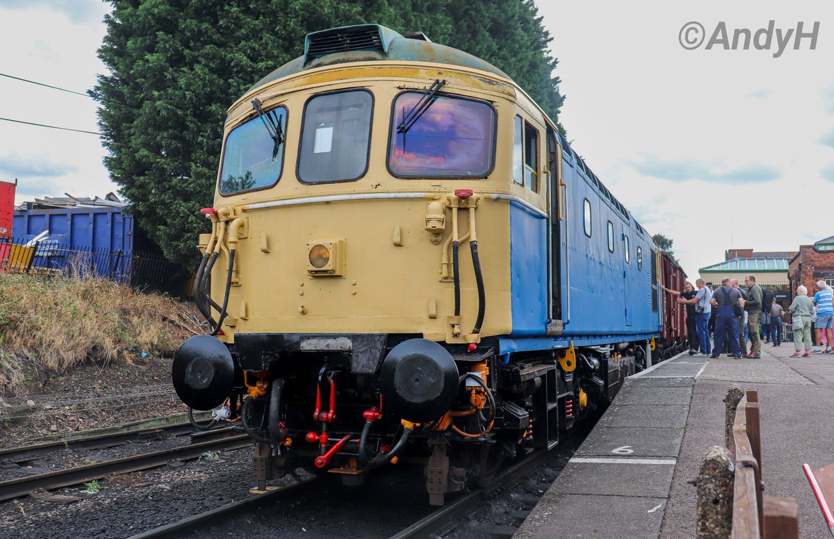 holtona72's tweet photo. #ThursdayThirtyThree My unlikely star of the recent @GcrGreat diesel gala, 33116. In her faded livery &amp; no bodyside number she may have slipped under some people's radar but faded BR blue is what 80s memories are made of &amp; she put in an awesome performance at the gala #GCR 6/9/25 https://t.co/IWaIn6wsNm