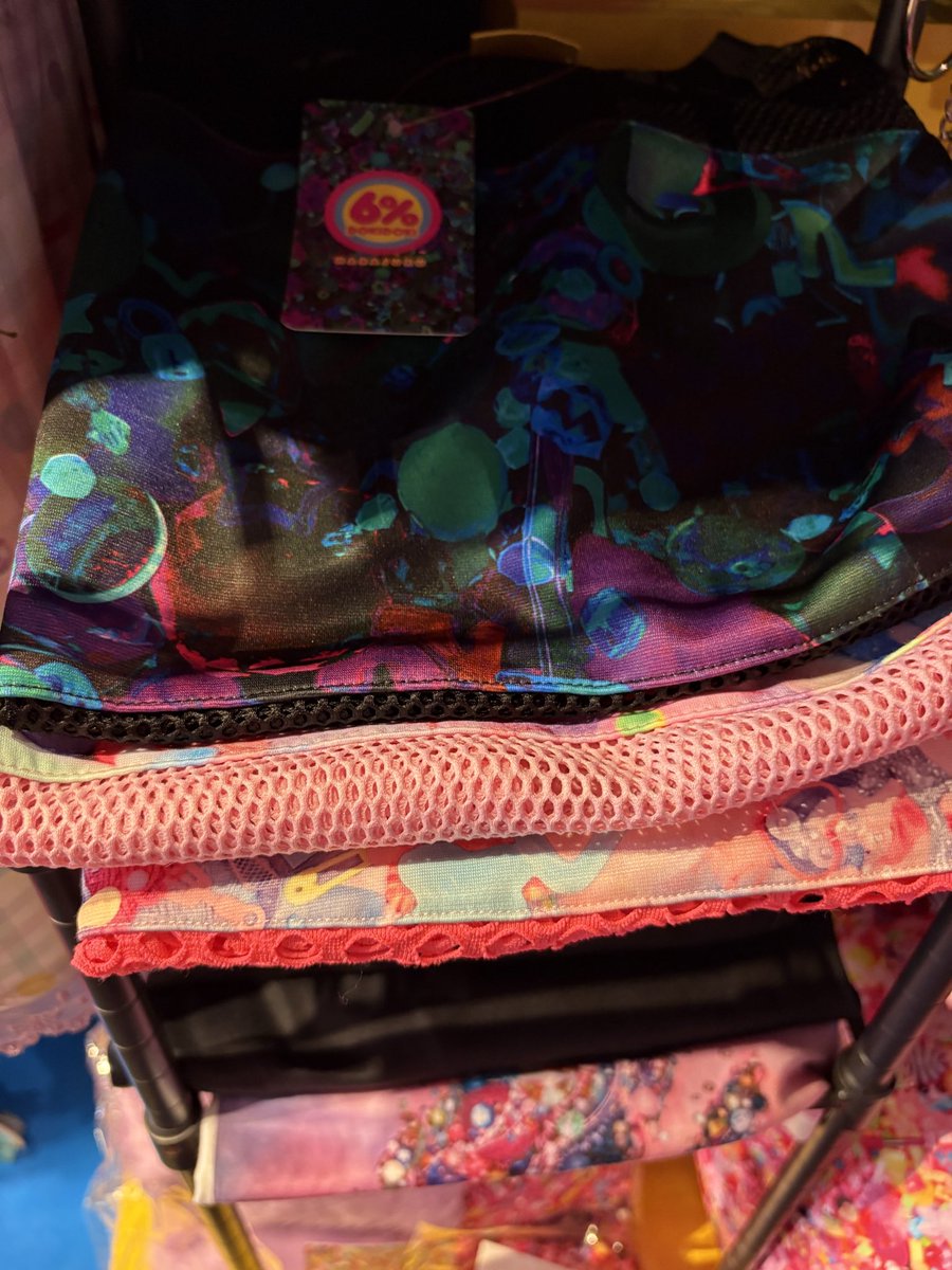 SHOP OPEN✴️
とっても涼しくなって秋の陽気です🍂
オープンから沢山のご来店ありがとうございます💘
19時までお待ちしております❕

🫀Mesh Top🫀
店頭価格 ￤￥9,500＋tax
WEBSHOP ￤＄84.00

shop.6dokidoki.com/products/mesh-…