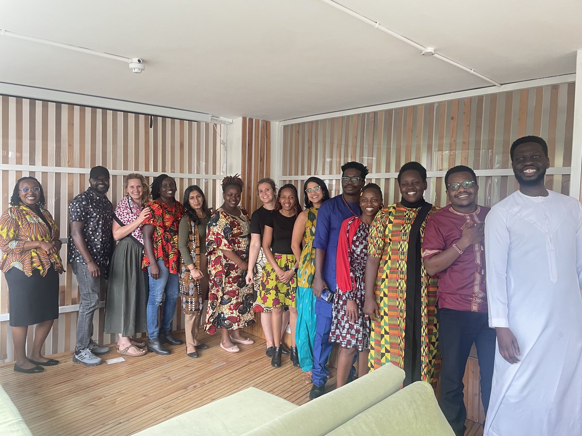 OneAcreFundJobs's tweet image. Themed office days = our kind of fun!

Our Nairobi team recently showed up in vibrant Ankara prints (yes, we even had a best dressed award 🥳).
So tell us… who gets your vote?

#LifeAtOneAcreFund #ImpactCareers