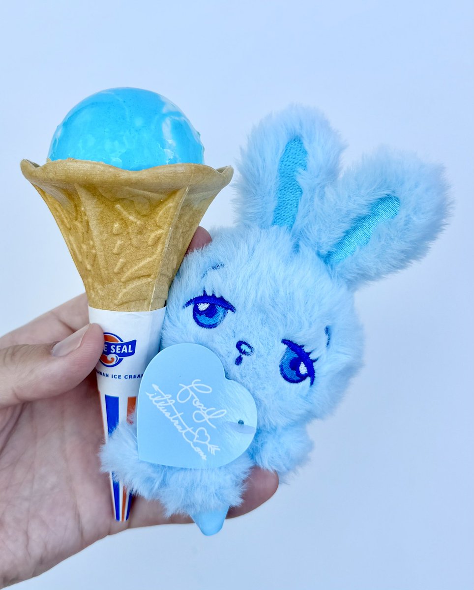 ブルーなあの子にもうすぐ会えるよ🩵 ふわふわのぬいぐるみキー