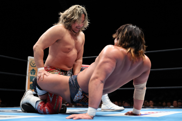 新日本プロレス ミニリング 今宵はタイチの天翔十字鳳が炸裂！ SANADA＆TAKAがマイクリレー