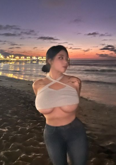 海边被内射大屁股了啊啊啊，有人想看吗？