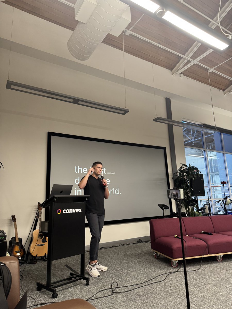 waynesutton's tweet image. Tonight was fun! @BenjDicken from @PlanetScale, @rasmickyy from @convex_dev, Melanie Chen from @chalk and the @gdequeiroz . Plus @ianmacartney meetings his agentic fans.