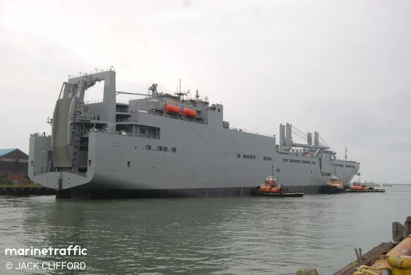 Este (y que) es el barco prisión, ya también con la cuarta flota, donde Maduro, Diosdado, Padrino y unos veinte más (aunque, como en la salsa, caben 100 😂) harán su último crucero por aguas del Caribe, ese mar lleno de tantas historia. Aquí los esperan, compraron boleto ONE WAY.