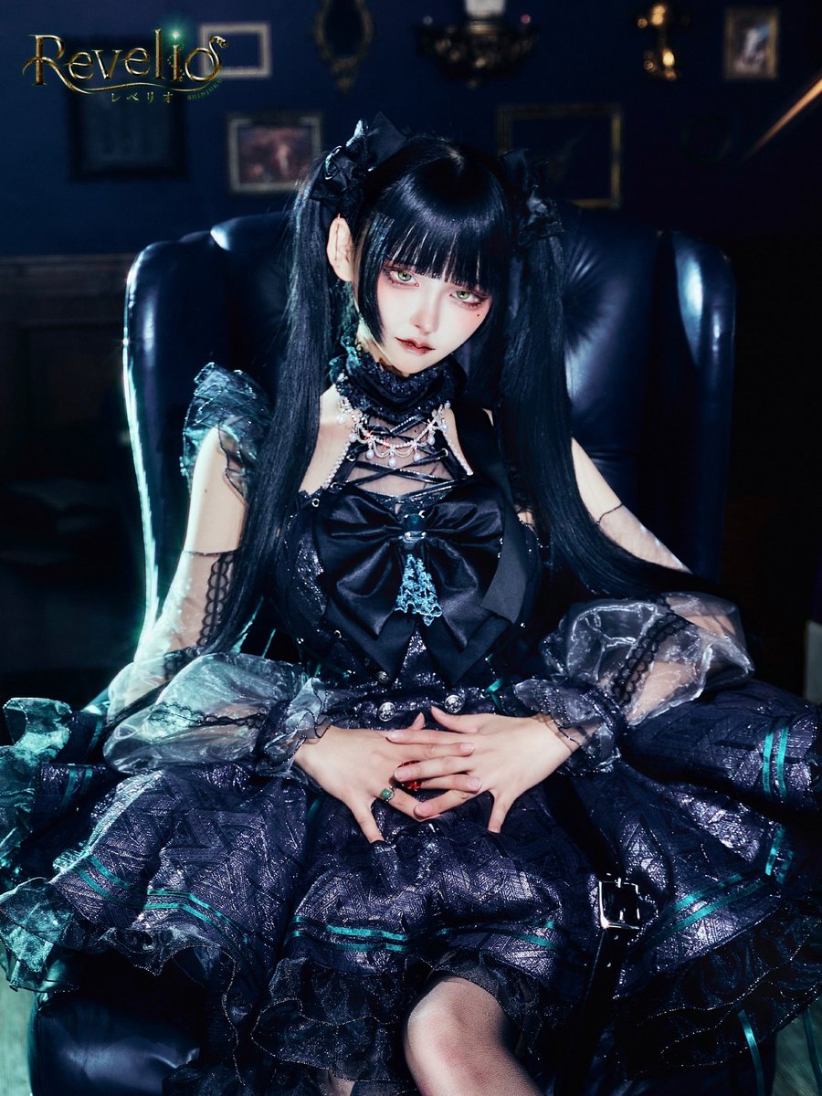 ‌　　‌‌‌·.⟡┈┈┈┈┈︎ ✧┈┈┈┈┈⟡.·

             -Revelio 新制服解禁-

    デザインは唯一無二のクリエイター
           【高嶺ヒナ】さんが担当。
      魔法の世界をより鮮やかに彩る、
          特別な装いが完成しました。

‌　‌　‌‌·.⟡┈┈┈┈┈︎ ✧┈┈┈┈┈⟡.·