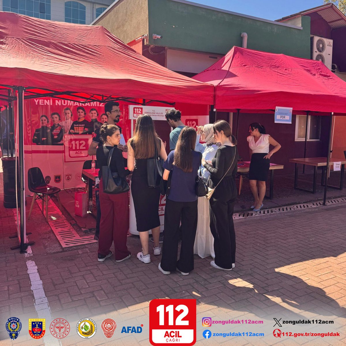 Zonguldak Bülent Ecevit Üniversitesi 8. Topluluk tanıtım günleri fuar alanında 112 Acil Çağrı Merkezi tanıtım faaliyeti yapılmıştır. 
<a href="/TC_icisleri/">T.C. İçişleri Bakanlığı</a> <a href="/TC_Zonguldak/">Zonguldak Valiliği</a> <a href="/112teknumara/">112 Acil Çağrı Merkezleri</a>